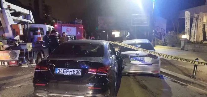 Kadıköy’de feci kaza! Kontrolden çıkan araç park halindeki otomobile çarptı: Yaralılar var
