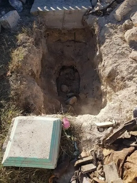 1605497519132.jpg Ermeniler bölgeyi terk ediyor! Mezarlardan çıkardıkları ölüleri de götürüyorlar - 2