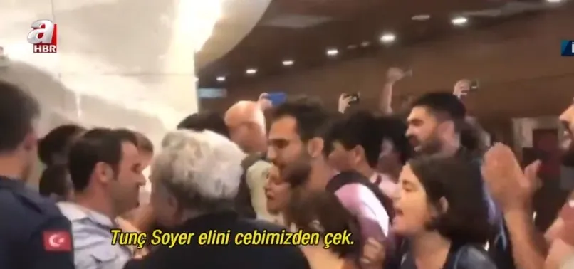 İzmirli gençler ulaşım zammını protesto etti! "Tunç Soyer elini cebimizden çek"