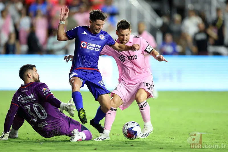 Lionel Messi'den inanılmaz başlangıç! Inter Miami ile ilk maçında son dakikada frikik golü 25