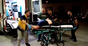 ’Adamsan bıçakla’ dedi sırtından bıçaklandı