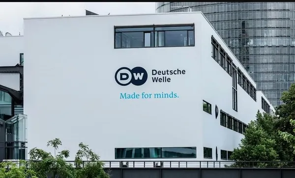 iste-alman-medyasi-deutsche-wellenin-kirli-algi-oyunu-kadinlari-fuhusa-ozendiren-haberine-cig-gibi-tepkiler-ge-1656185884004.jpg İşte Alman medyası Deutsche Welle'nin kirli algı oyunu! Kadınları fuhuşa özendiren haberine çığ gibi tepkiler gelmişti! - 1