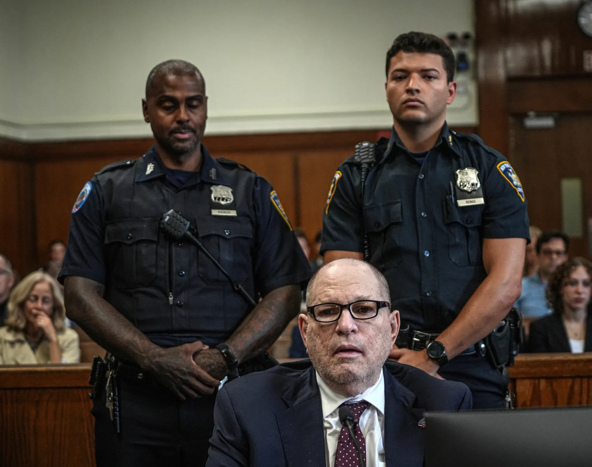Harvey Weinstein'e 15 yıl hapis cezası verildi: Eski Hollywood yapımcısı cinsel saldırı suçundan mahkum edildi
