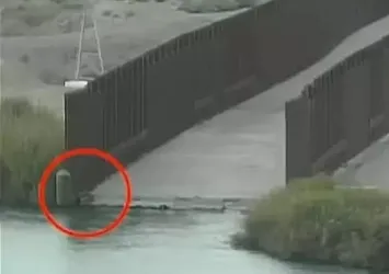 Küçük çocuğu ölüme terk ettiler! Güvenlik güçlerinin dikkati kurtardı