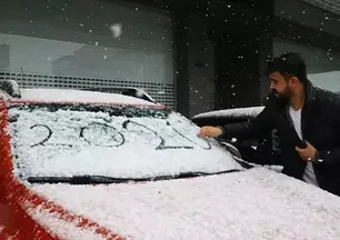 Ankara'da kar yağışı etkili oluyor