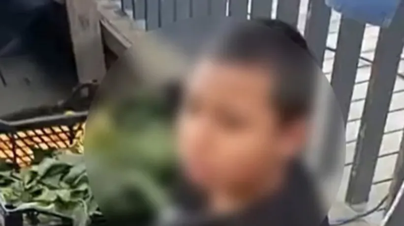 Sarıyer'de akılalmaz olay! Pazarda eşofman çalan çocuğu iple bağladı