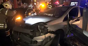 Avcılar’da iki otomobil çarpıştı