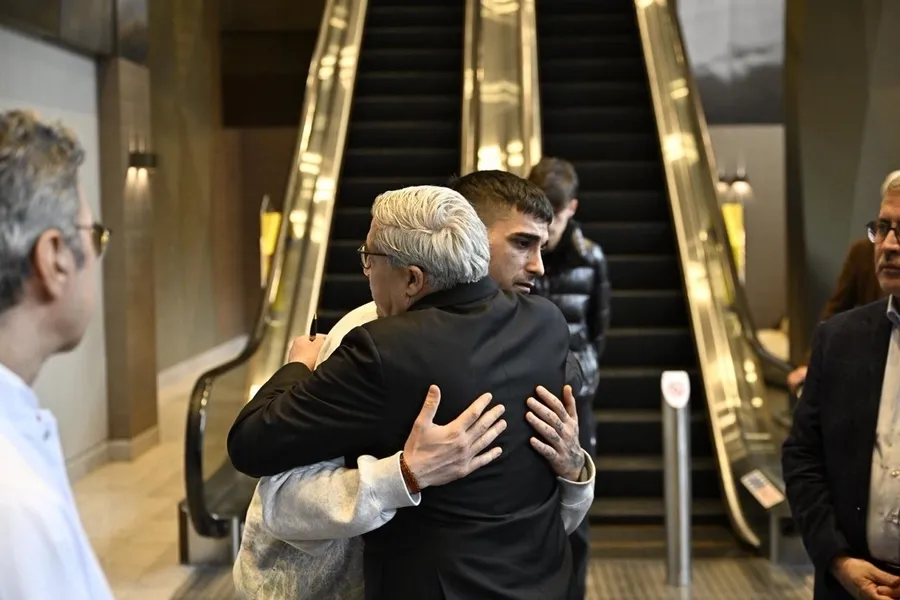 İbrahim Tatlıses'ten hastanede türkü ziyafeti! Yayman'dan ziyaret ...