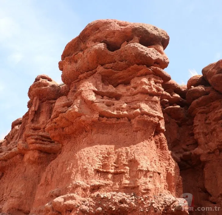 Burası Kapadokya değil! Narman Peribacaları yaz sezonunda ziyaretçilerini bekliyor