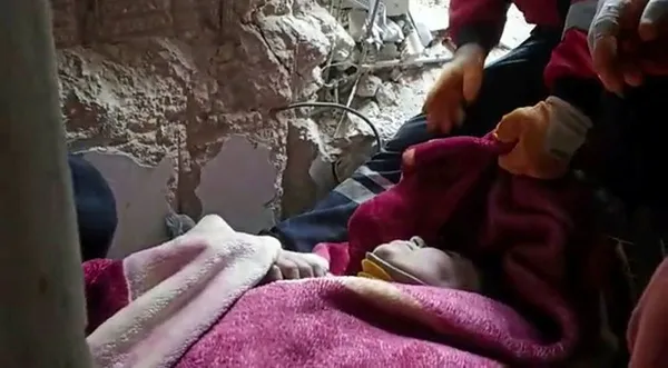 Hatay'da depremin 8. gününde bambaşka kurtuluş hikayeleri - 1