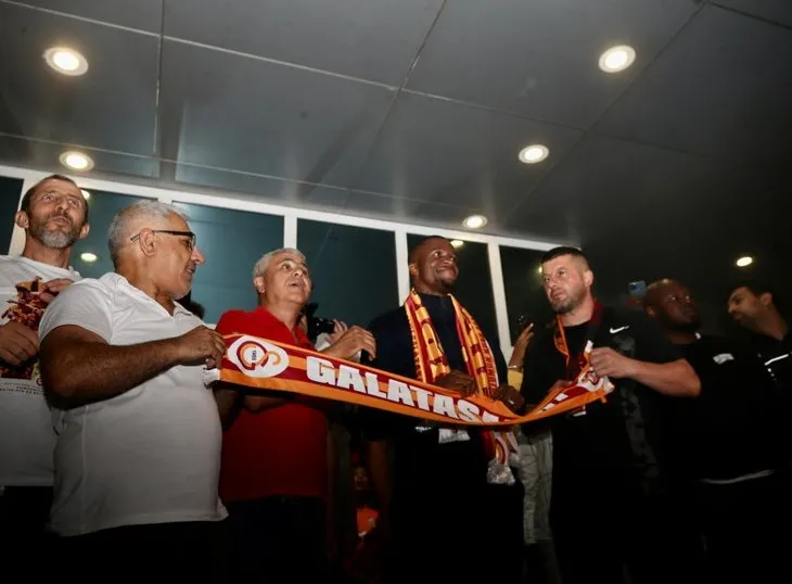Galatasaray Wilfried Zaha’yı İstanbul’a getirdi! Erden Timur’un o sözleri Zaha’yı ikna etti | İşte transferin perde arkası