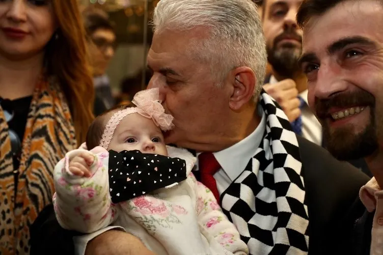 Binali Yıldırım'a BeÅiktaÅ'ta yoÄun ilgi ile ilgili görsel sonucu