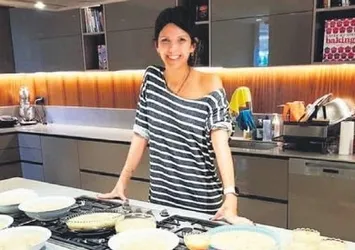 Hamarat Selin Gökbakar mutfakta