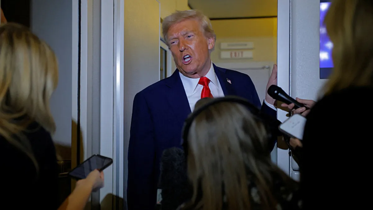 Trump'tan çocuklara yapılan aşılara sert tepki