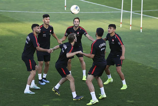 Türkiye - Andorra Euro 2020 eleme maçı saat kaçta, hangi kanalda? Türkiye - Andorra maçı Passolig gerekli mi?
