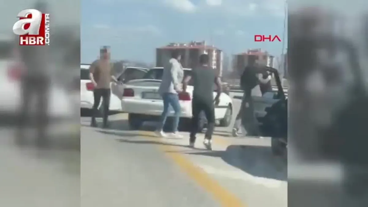 Ankara'da trafikte bıçaklı kavga kamerada