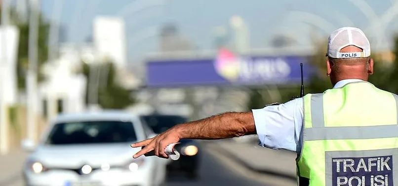 Polise 'pislik cezamı kes gönder' diye bağırdı!