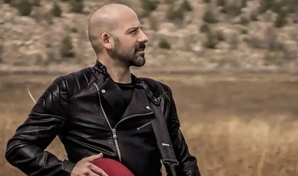 onur-sener-cinayetinde-flas-gelisme-katil-zanlilari-bakanliktaki-gorevlerinden-uzaklastirildi-1664910236386.jpeg Onur Şener cinayetinde flaş gelişme! Katil zanlıları bakanlıktaki görevlerinden uzaklaştırıldı - 1