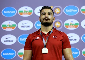 Taha Akgül'den altın madalya!