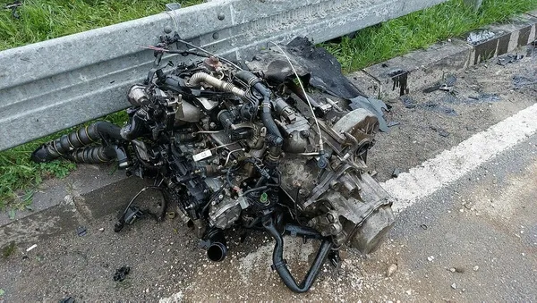 1684993689085.jpeg Samsun'da korkunç kaza! Bariyerlere çarparak takla attı paramparça oldu: 1'i ağır 2 yaralı - 4