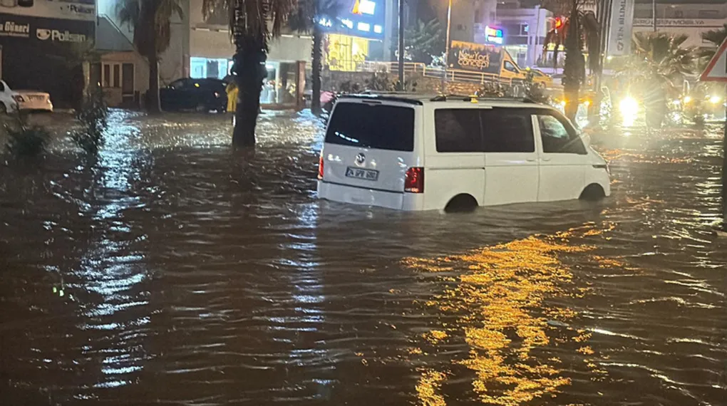 Ege'de aşırı yağış ve sel etkili oldu!