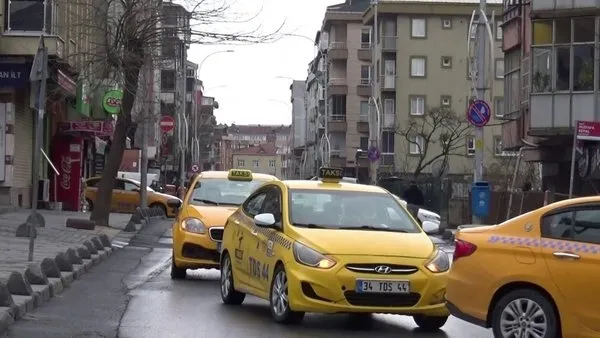 İstanbul'da taksicilerden 40 araçlık konvoy! Vefat eden meslektaşlarını böyle uğurladılar - 1