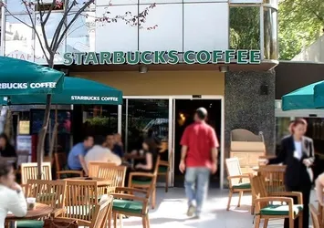 Starbucks 10 bin mülteci istihdam edecek