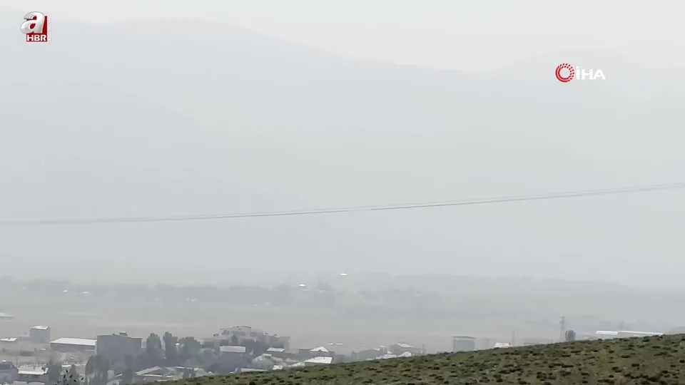 Çöl tozu Yüksekova’da etkili oldu