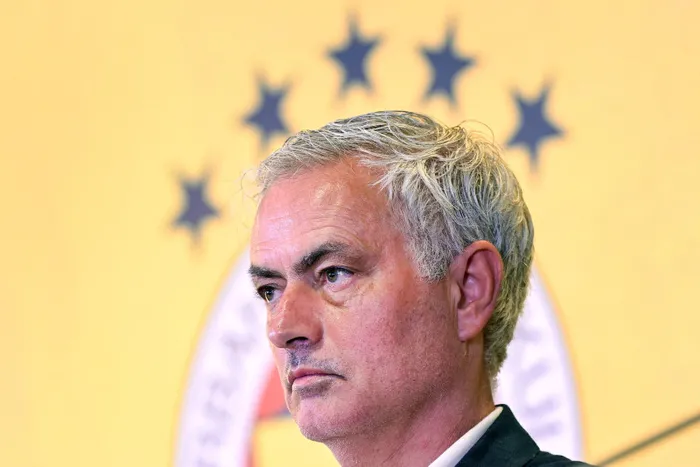 jose-mourinhonun-maliyeti-aciklandi-ekibiyle-birlikte-1717575042284.jpg Jose Mourinho Fenerbahçe'den ne kadar alacak? Maliyeti belli oldu | Ekibiyle birlikte... - 4