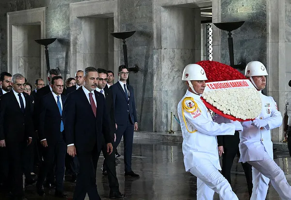disisleri-bakani-hakan-fidandan-14-buyukelciler-konferansinda-onemli-aciklamalar-turkiyesiz-kuresel-bir-aktor-1691396508980.jpg Dışişleri Bakanı Hakan Fidan'dan 14. Büyükelçiler Konferansı'nda önemli açıklamalar: Türkiye'siz küresel bir aktör olamaz - 11