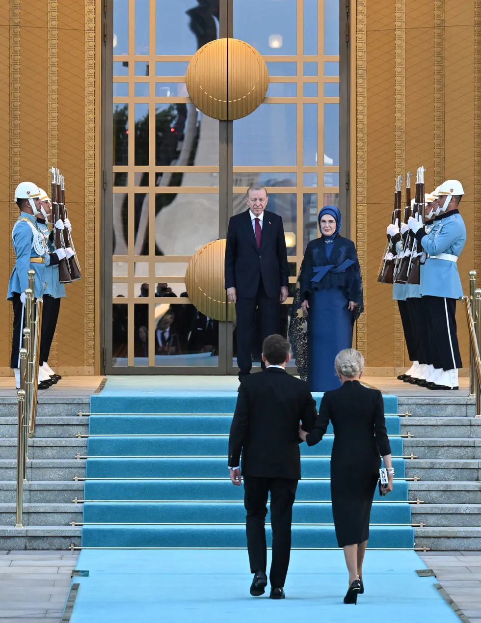 erdogan-ciftinden-nato-liderleri-onuruna-ozel-davet-ankarada-tarihi-aile-fotografi-1783449552548.jpg Erdoğan çiftinden NATO liderleri onuruna özel davet: Ankara'da tarihi aile fotoğrafı - 2