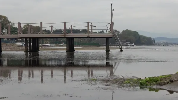 marmara-denizinde-korkutan-tablo-su-metrelerce-cekildi-1665921702195.jpg