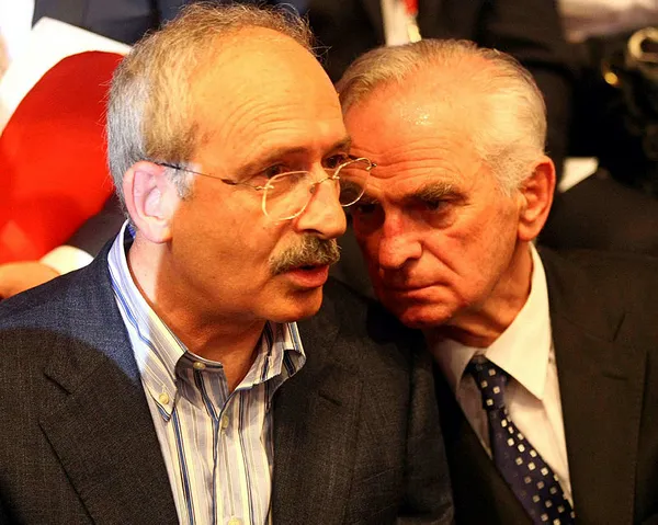 CHP'nin eski sahipleri Kılıçdaroğlu'na isyan bayrağını açtı: Sen gidersen parti boşlukta kalmaz - 1