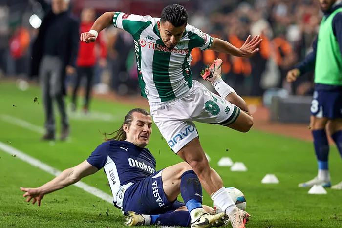 fenerbahce-zorlu-deplasmanda-konyasporu-maglup-etti-1736797989875.jpg TÜMOSAN Konyaspor - Fenerbahçe