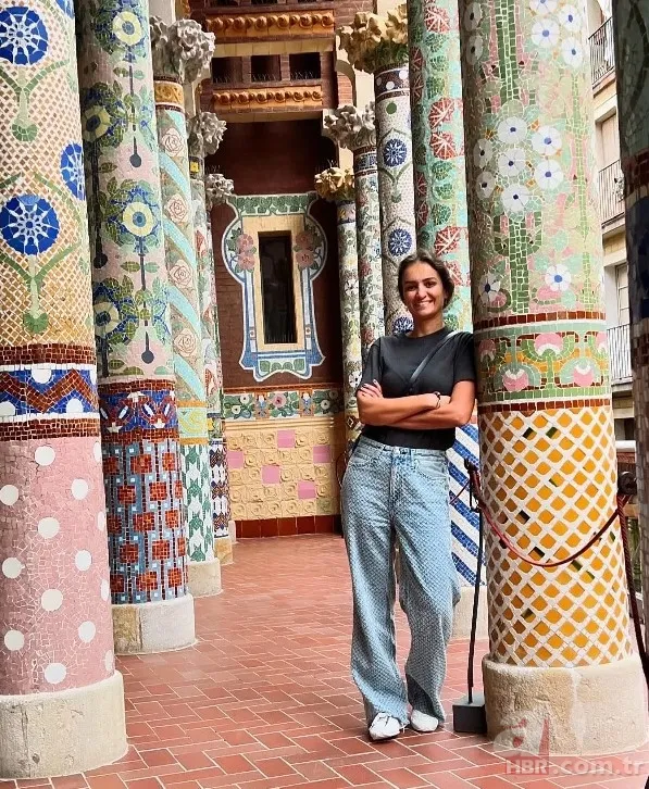 İbrahim Tatlıses'in kızı Melek Zübeyde Barcelona'dan paylaştı! Tıpkı annesi gibi... 6