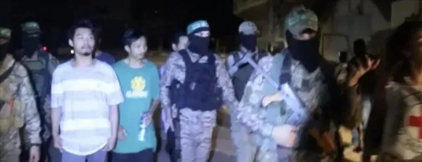 Hamas’ın serbest bıraktığı esirler gördükleri güzel tavırları öve öve bitiremedi: Bana çok iyi davrandılar