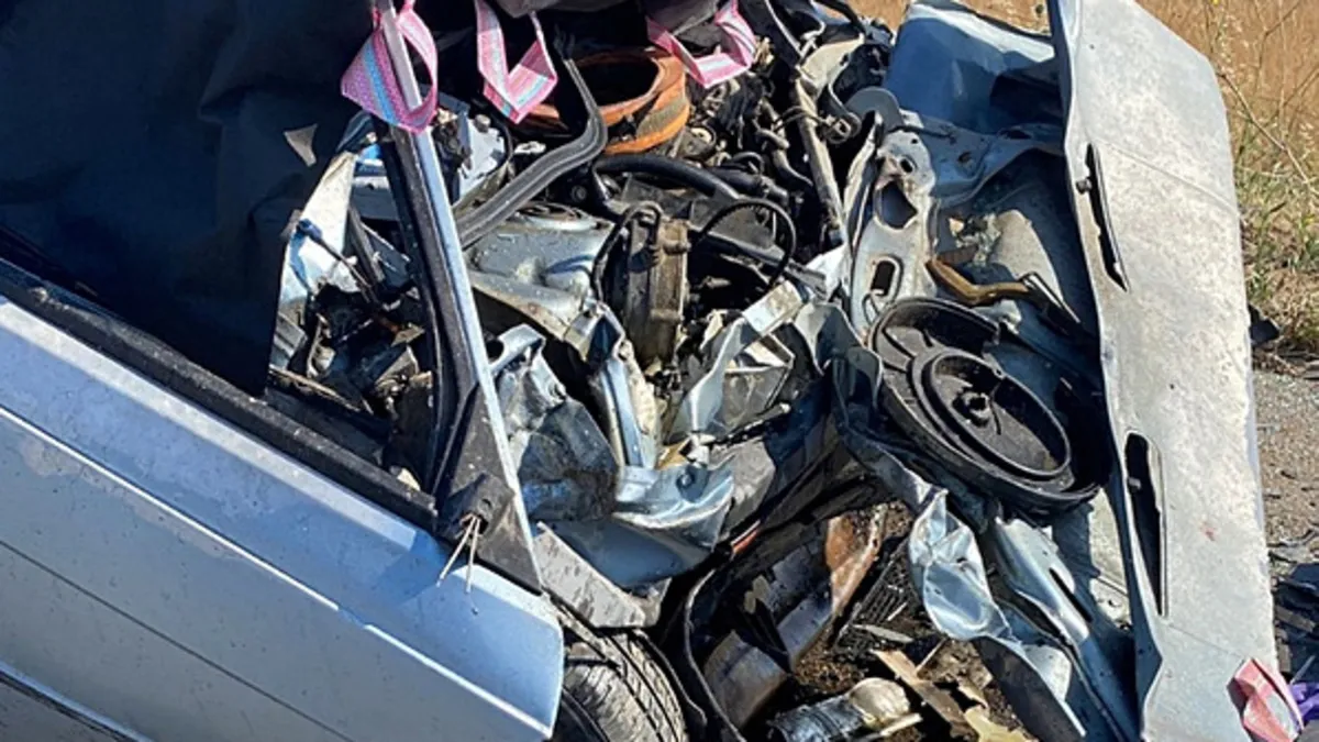 Çanakkale'de iki otomobil çarpıştı: Anne oğul hayatını kaybetti