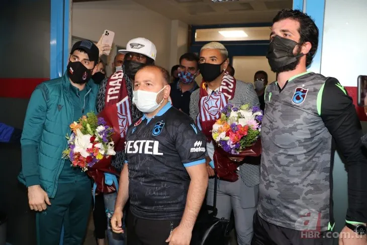 Gervinho ve Peres Trabzonspor’a geldi! Yıldızlar meşalelerle karşılandı