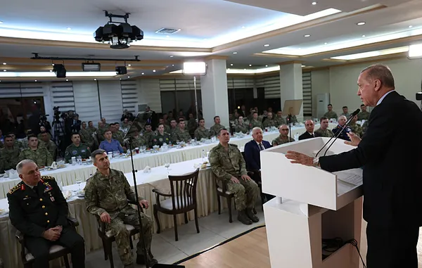 baskan-erdogan-askerler-ile-iftar-programinda-onemli-aciklamalar-sinir-otesi-harekat-mesaji-irak-ve-suriyede-y-1710792543693.jpg Başkan Erdoğan Askerler ile İftar Programı'nda önemli açıklamalar! Sınır ötesi harekat mesajı: Irak ve Suriye'de yarım kalan işi tamamlayacağız - 3