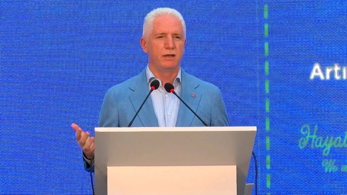 İstanbul Valisi Davut Gül 'Sıfır Artı' sergisinin kapanışına katıldı