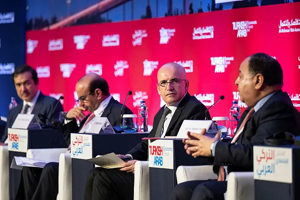 Bakan Mehmet Şimşek’ten Körfez ülkelerine çağrı: Büyüme engellerini birlikte aşalım