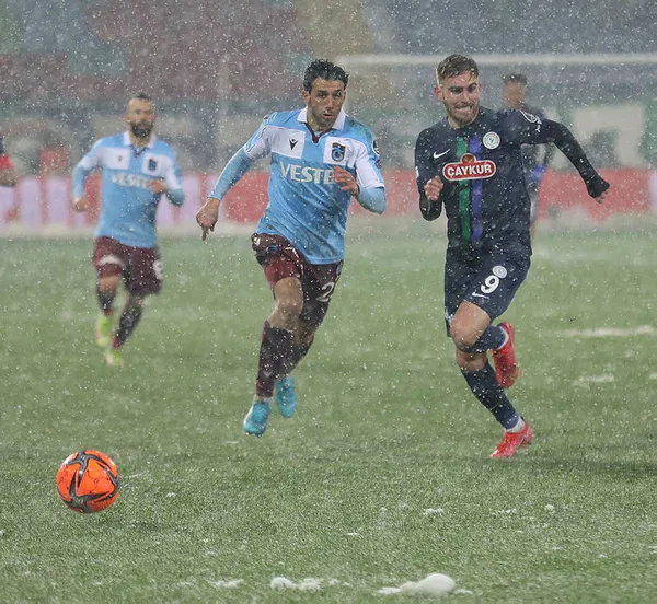 penaltilarla-gelen-hat-trick-caykur-rizespor-3-2-trabzonspor-mac-sonucu-ozet-1647631410627.jpg Penaltılarla gelen Hat -Trick! Çaykur Rizespor 3-2 Trabzonspor (MAÇ SONUCU-ÖZET) - 4