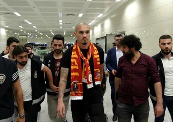 Maicon, İstanbul'a geldi