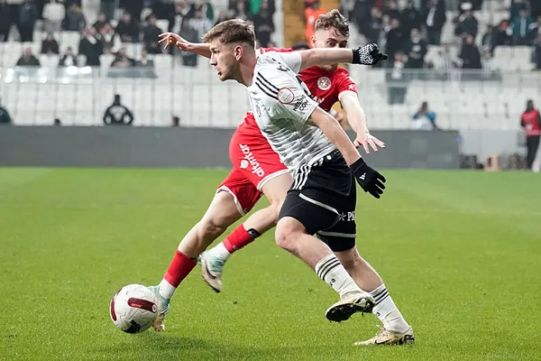 canli-besiktas-antalyaspor-canli-anlatim-besiktas-antalyaspor-maci-ilk-11leri-1710615405791.jpg Kartal yuvasında yara aldı! Beşiktaş 1-2 Antalyaspor (MAÇ SONUCU) - 3