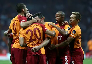 Galatasaray'da Emre Akbaba ameliyat olacak!
