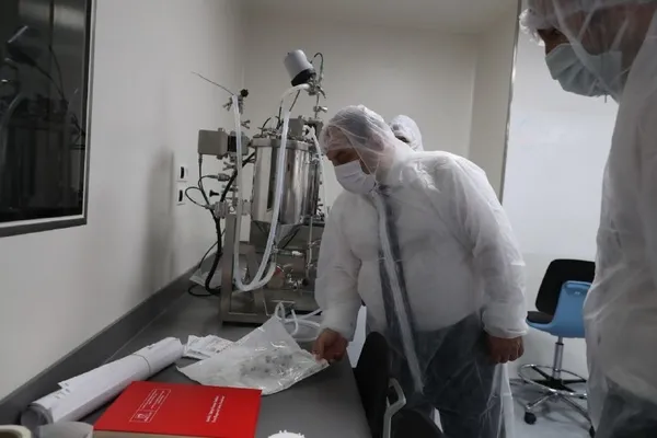 Bakan Varank açıkladı: Yıl sonuna hazır! İşte yerli aşının üretim merkezi