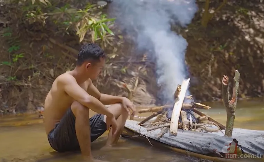 Hayatta kalmak için avladıkları timsahın karnından çıkanlar şoke etti! Mide bulandıran görüntü 12