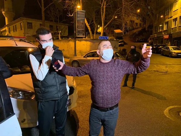 1612167430352.jpg Sokağa çıkma yasağını ihlal etti! Gazetecilere seslendi - 1