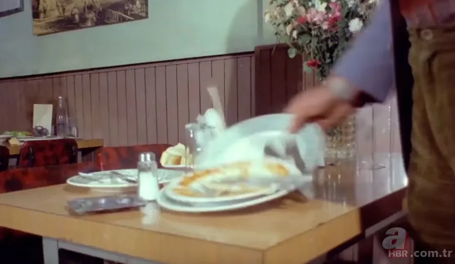 Kemal Sunal ve Nevra Serezli'nin başrolündeki Atla Gel Şaban filminde inanılmaz hata 16