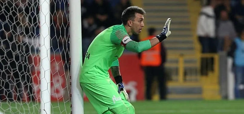 Muslera eski formundan uzak